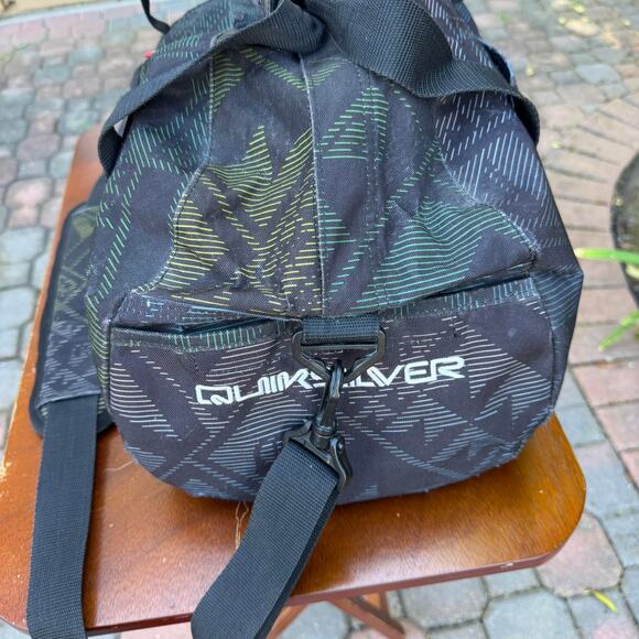 Vintage QuikSilver Duffel Bag 21x12x10 Black Green Yellow - Picture 4 of 12